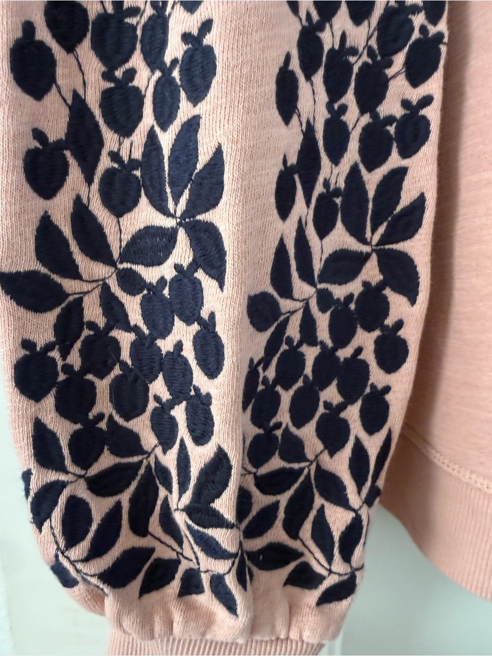 **BODEN** Pink Puff Sleeve Sweatshirt with Black Floral Embroidery Size 6 - Picture 3 of 9